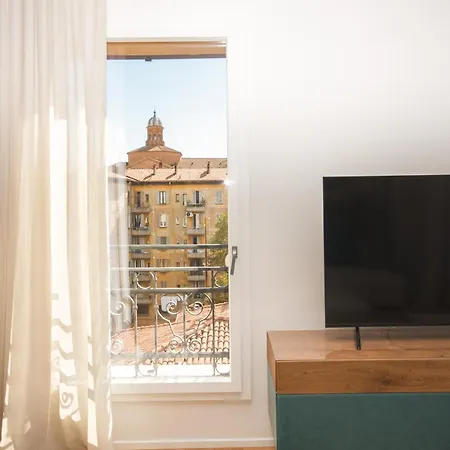 Enjoy - Luxury Experience Apartment In The Heart Of Bologna Exterior photo