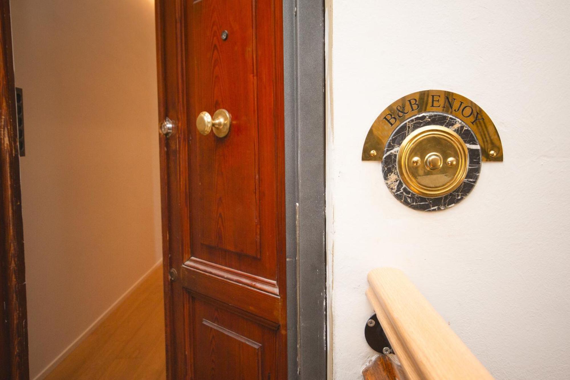 Enjoy - Luxury Experience In The Heart Of Apartment